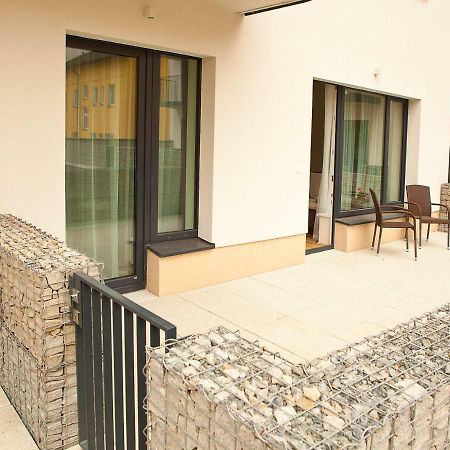 Sunny, Fully Furnished Studio Type With Terrace Plzen Luaran gambar