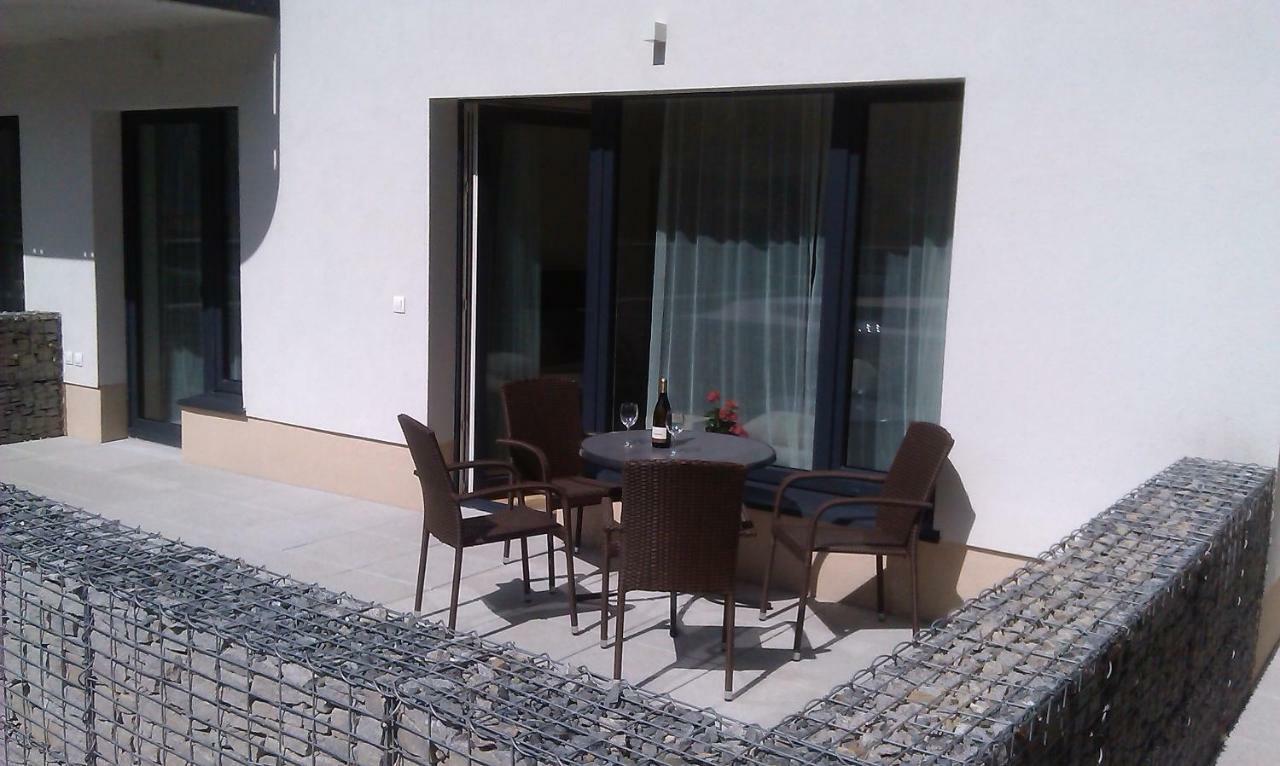 Sunny, Fully Furnished Studio Type With Terrace Plzen Luaran gambar